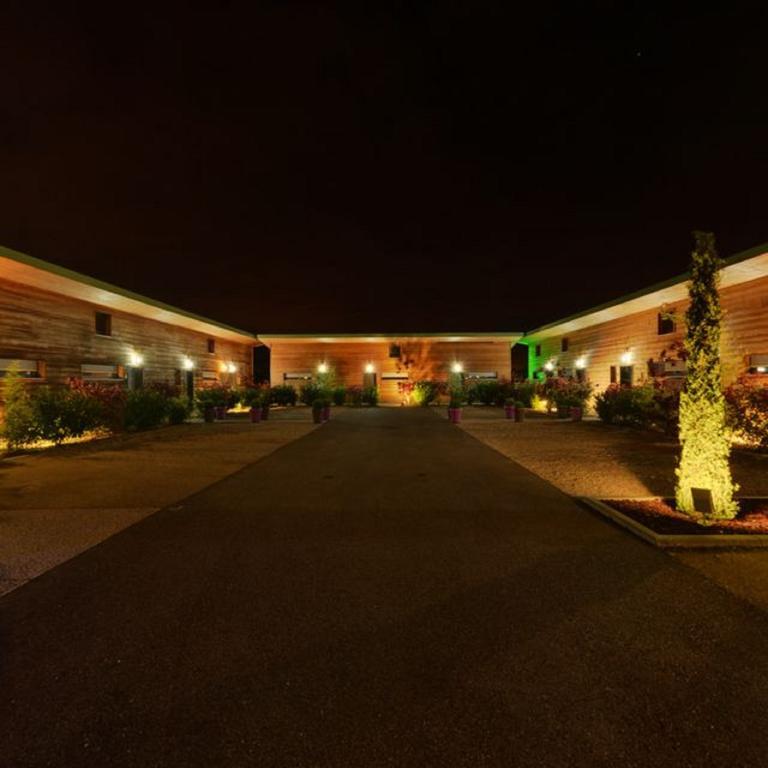 Bio-Motel Saint-Vulbas Exterior photo